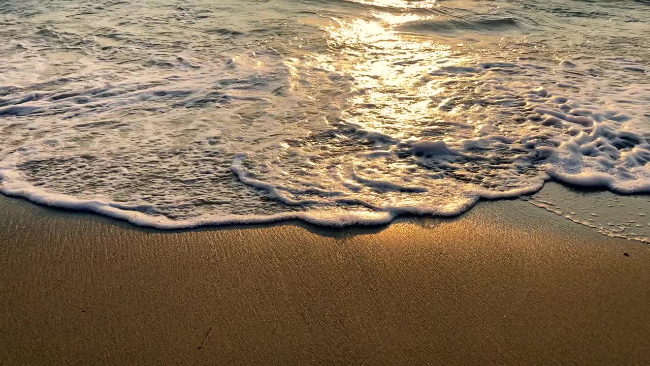 海浪和沙滩视频素材