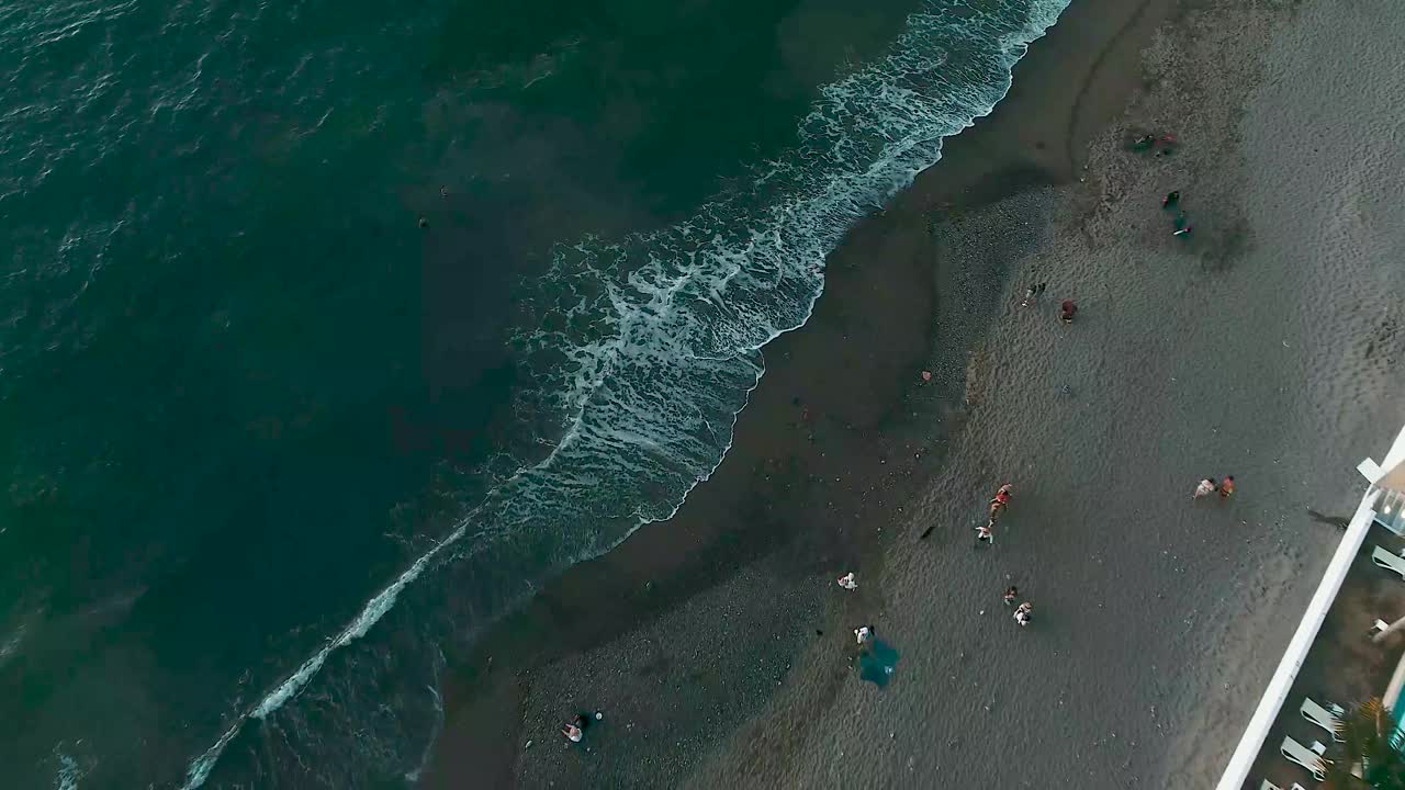 海滩和沙滩的天顶视频下载