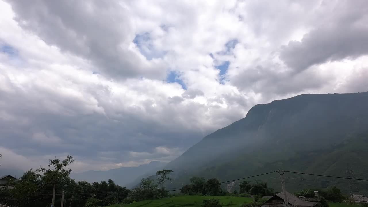 山中的云时光流逝视频素材