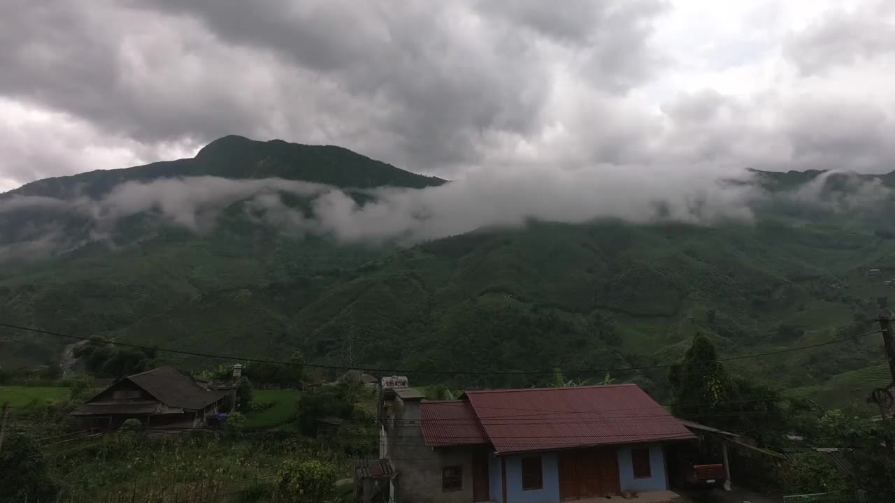 云在山中，静在村中，时光流逝。南非、越南视频素材