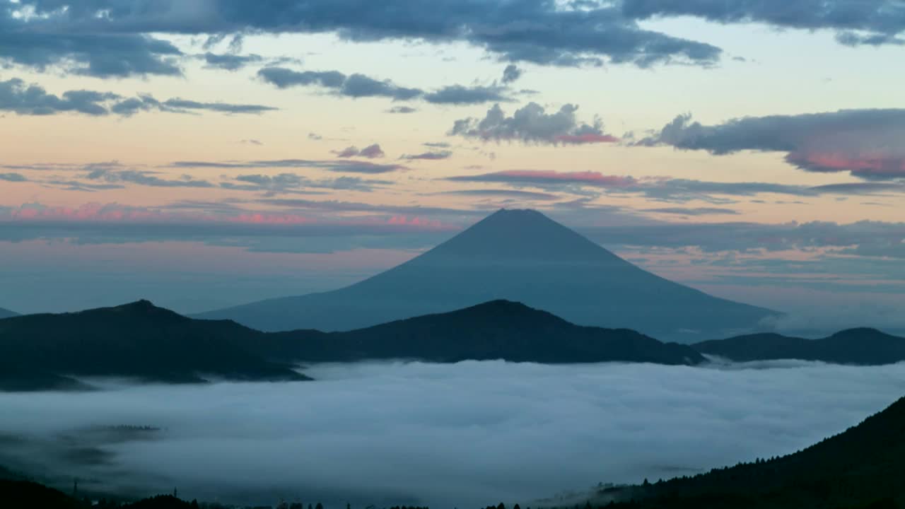 从箱根Daikanzan拍摄的富士山黎明时的延时视频视频素材