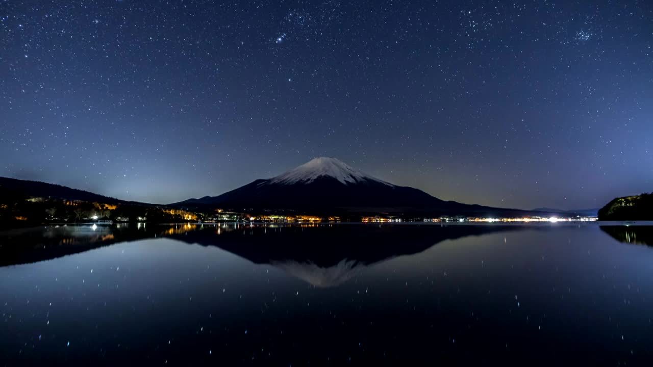 富士山和山中子村星空的延时视频视频素材