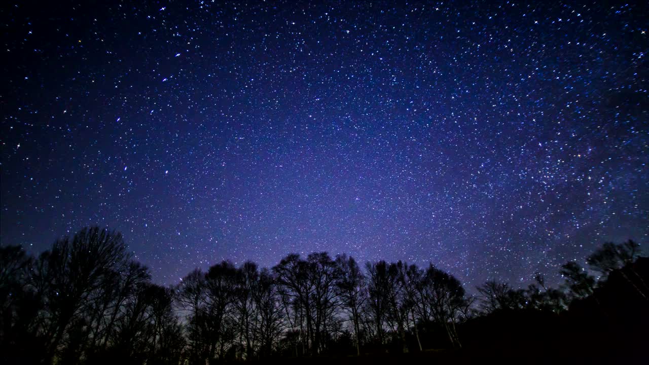 从水垣自然公园拍摄的水垣山星空的延时视频视频素材