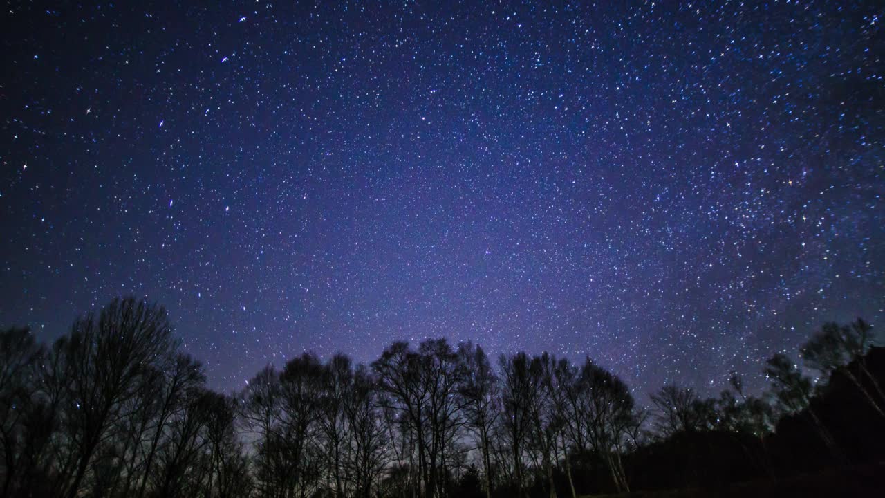 从水垣自然公园拍摄的水垣山星空的延时视频视频素材