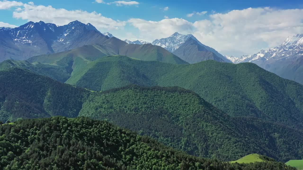 俯瞰高加索山脉视频素材