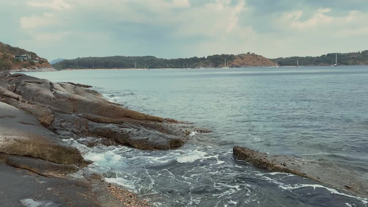 海滩与波浪的特写视频素材