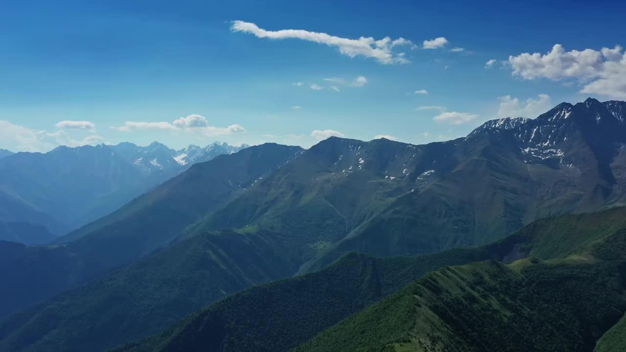 俯瞰高加索山脉视频素材