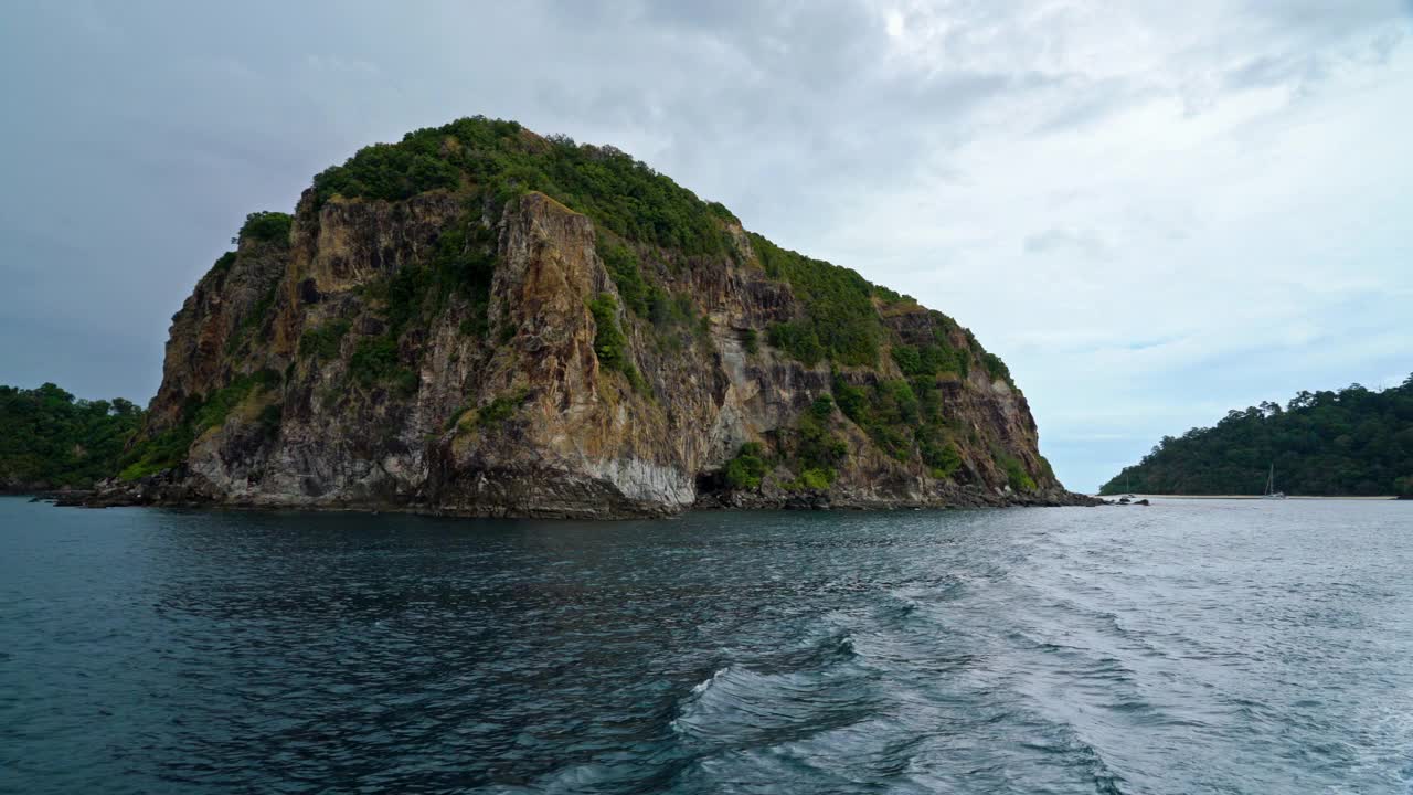 离开泰国安达曼海的Ko Rok岛视频素材