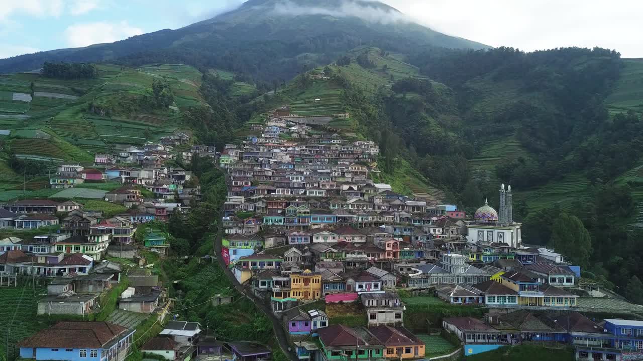 sumbing山的村庄视频素材