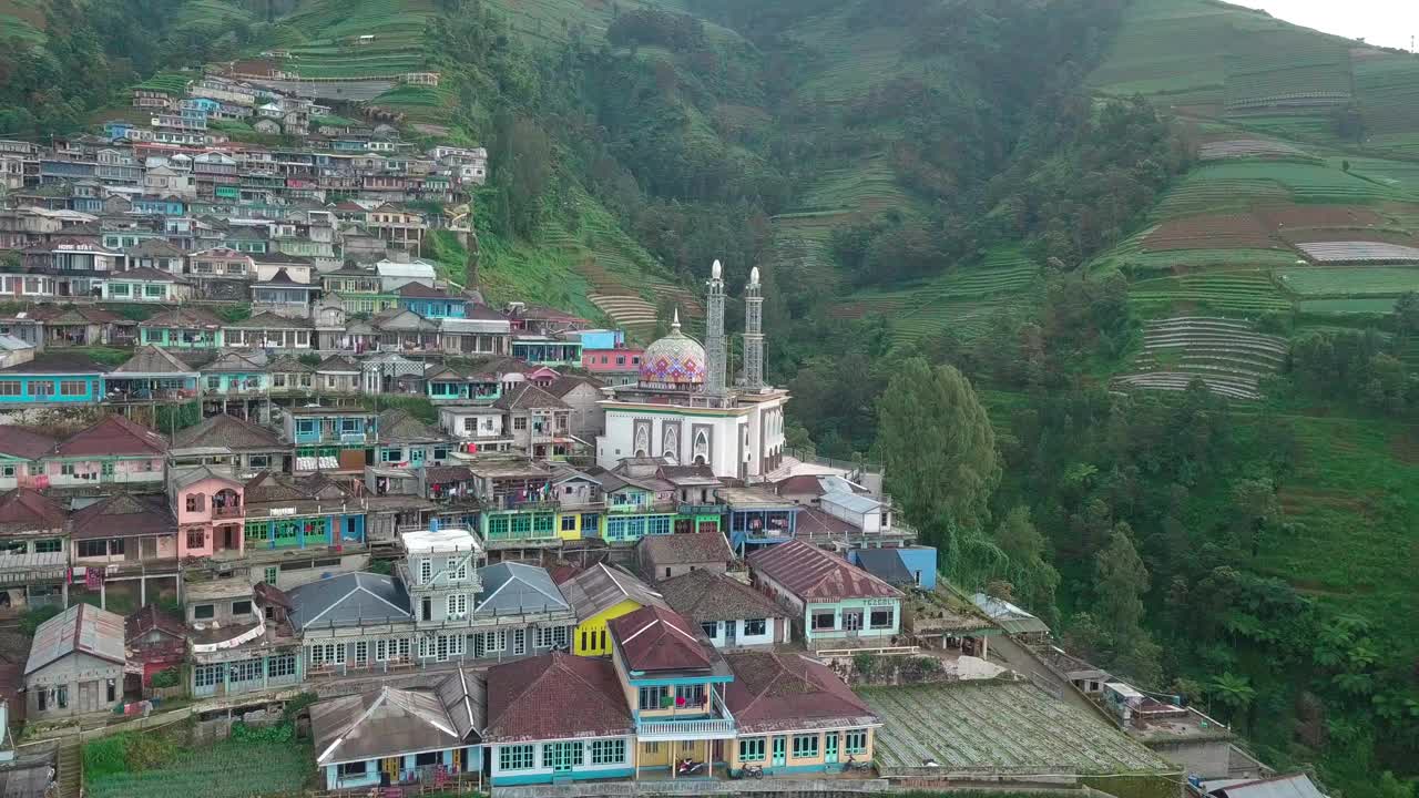 sumbing山的村庄视频素材