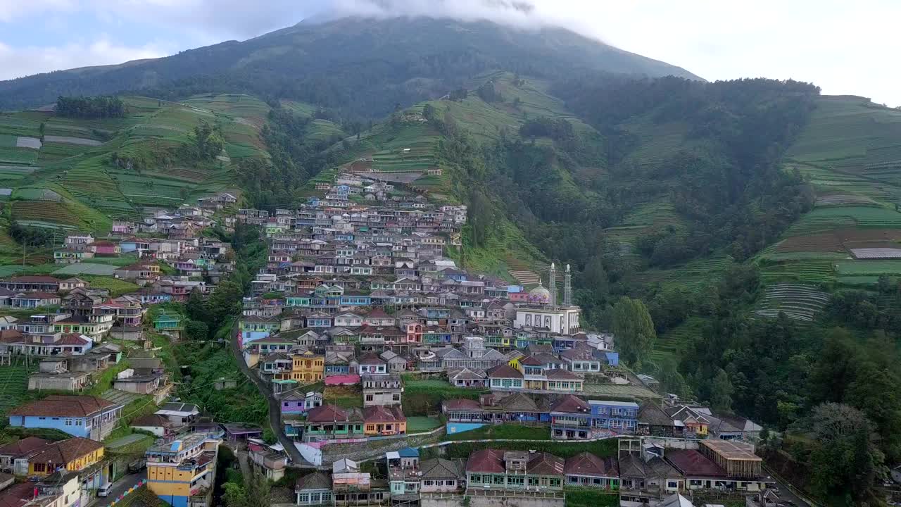 sumbing山的村庄视频素材