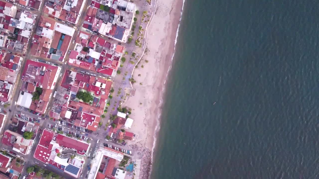 海上和当地家园，空中4k。视频素材