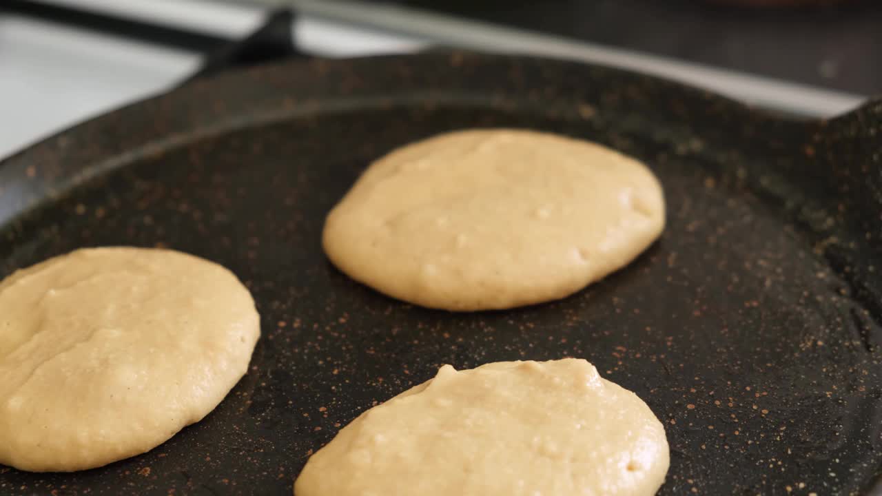 煎煎饼视频素材