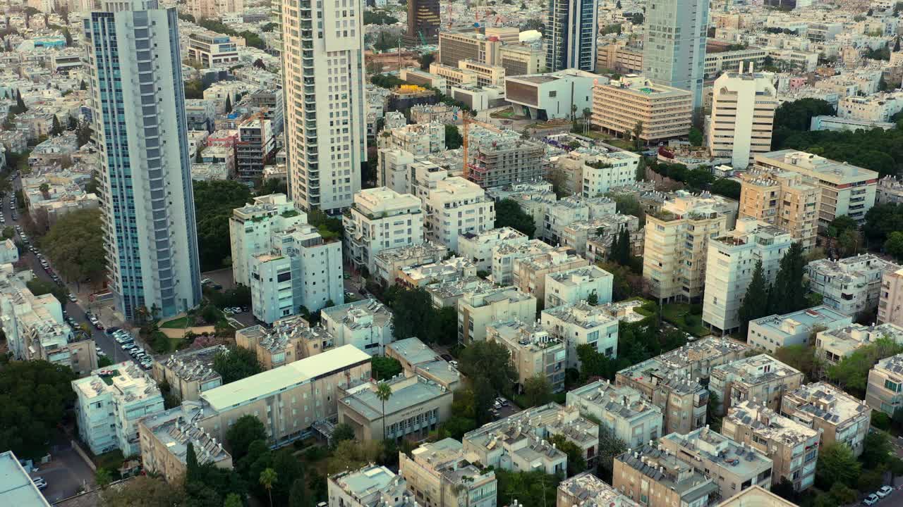 空中向前拍摄的住宅景观在城市-特拉维夫，以色列视频素材