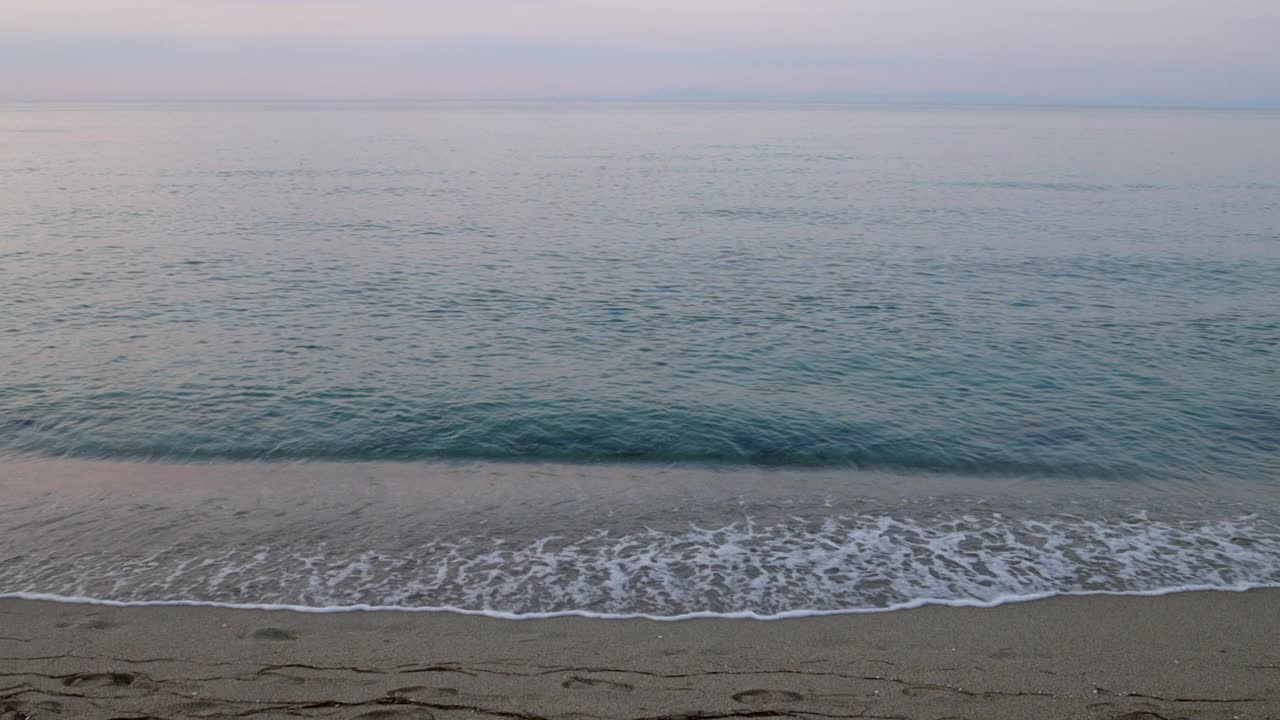 海面上的地平线视频素材