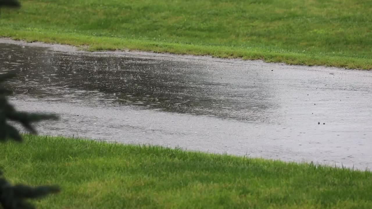 2021年7月16日，伊利诺伊州麦克林县遭遇暴雨和洪水视频素材