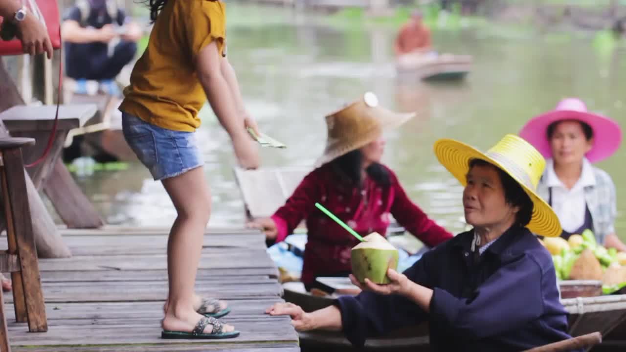 水上市场，旅游景点和购物中心的地方产品，泰国的传统文化视频素材