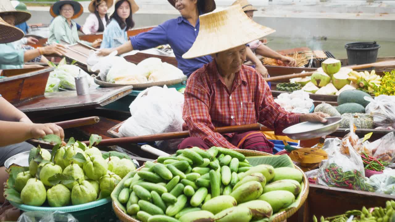 水上市场，旅游景点和购物中心的地方产品，泰国的传统文化视频素材