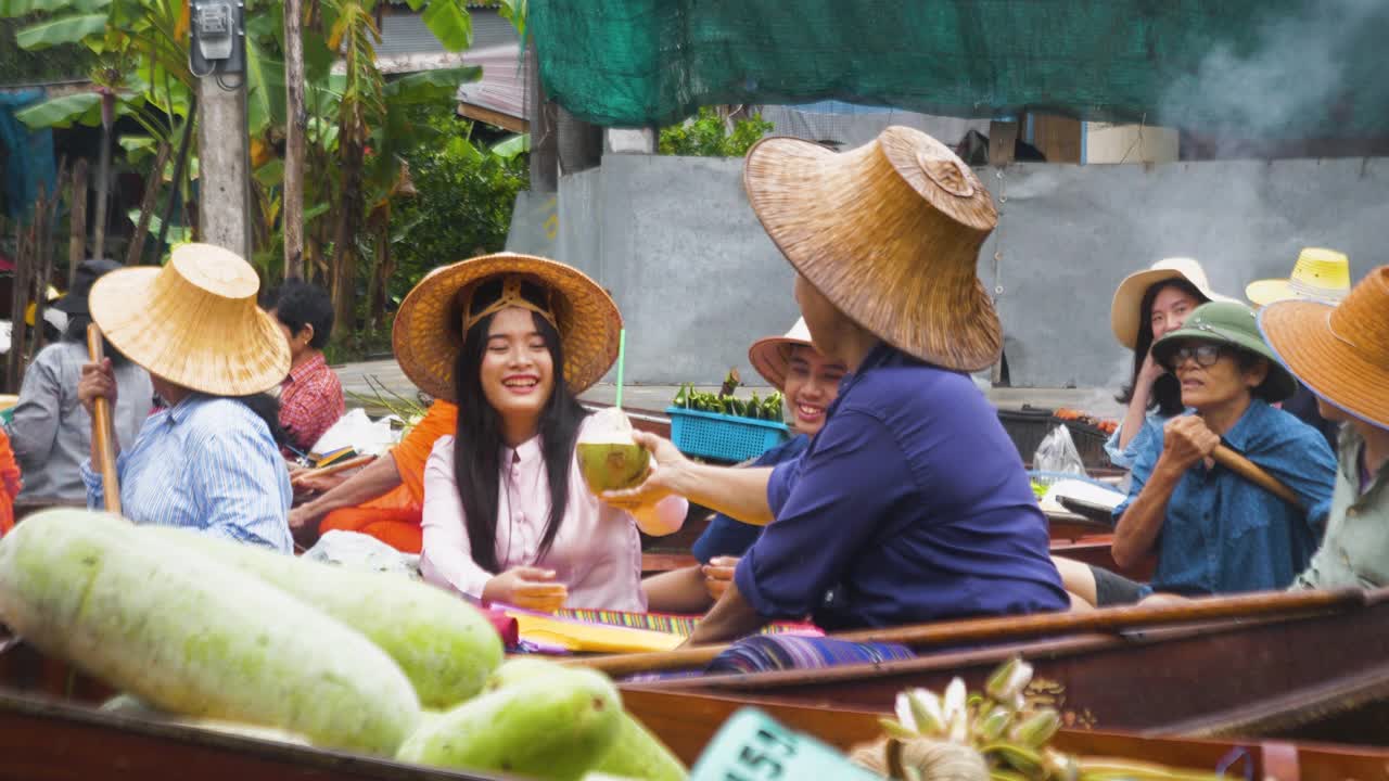 水上市场，旅游景点和购物中心的地方产品，泰国的传统文化视频素材