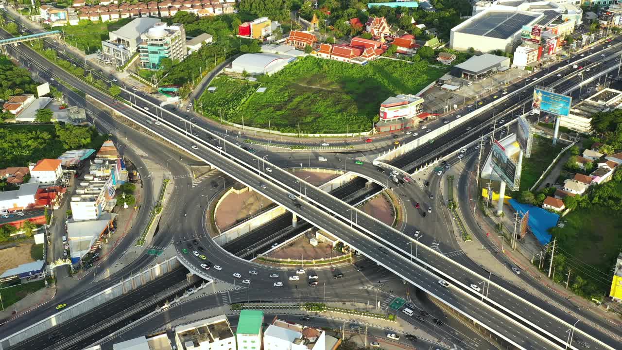 交通绕行高速公路交叉口，泰国曼谷市区道路视频素材