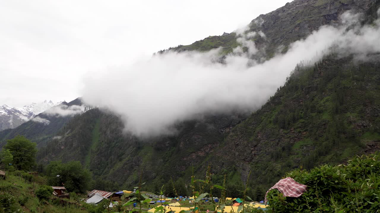 美丽的时间流逝的山在夏天的早晨视频下载