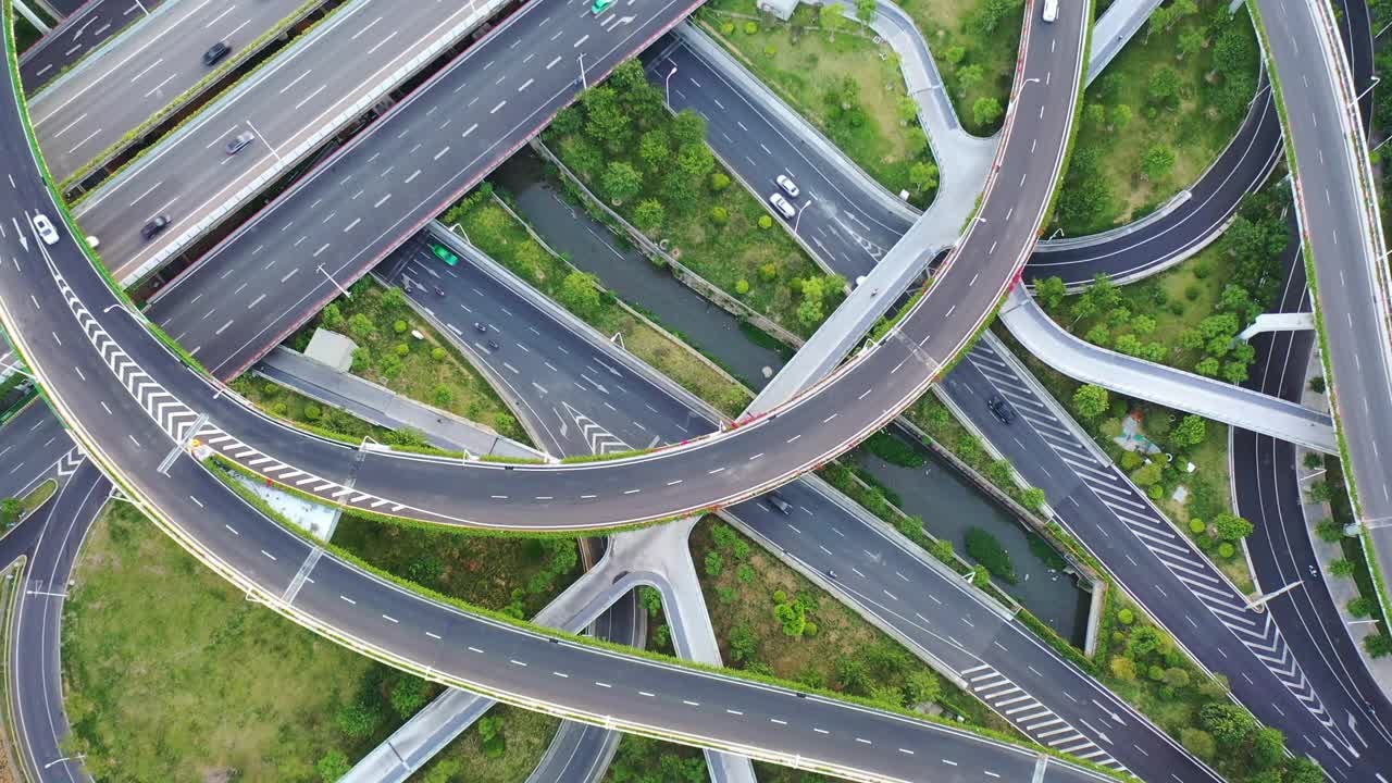 城市立体立交桥道路局部交通景观鸟瞰图视频素材