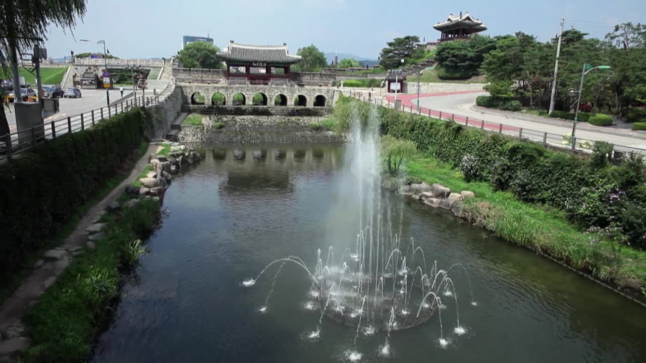 韩国京畿道水原市水原华城炮台的花洪门视频素材