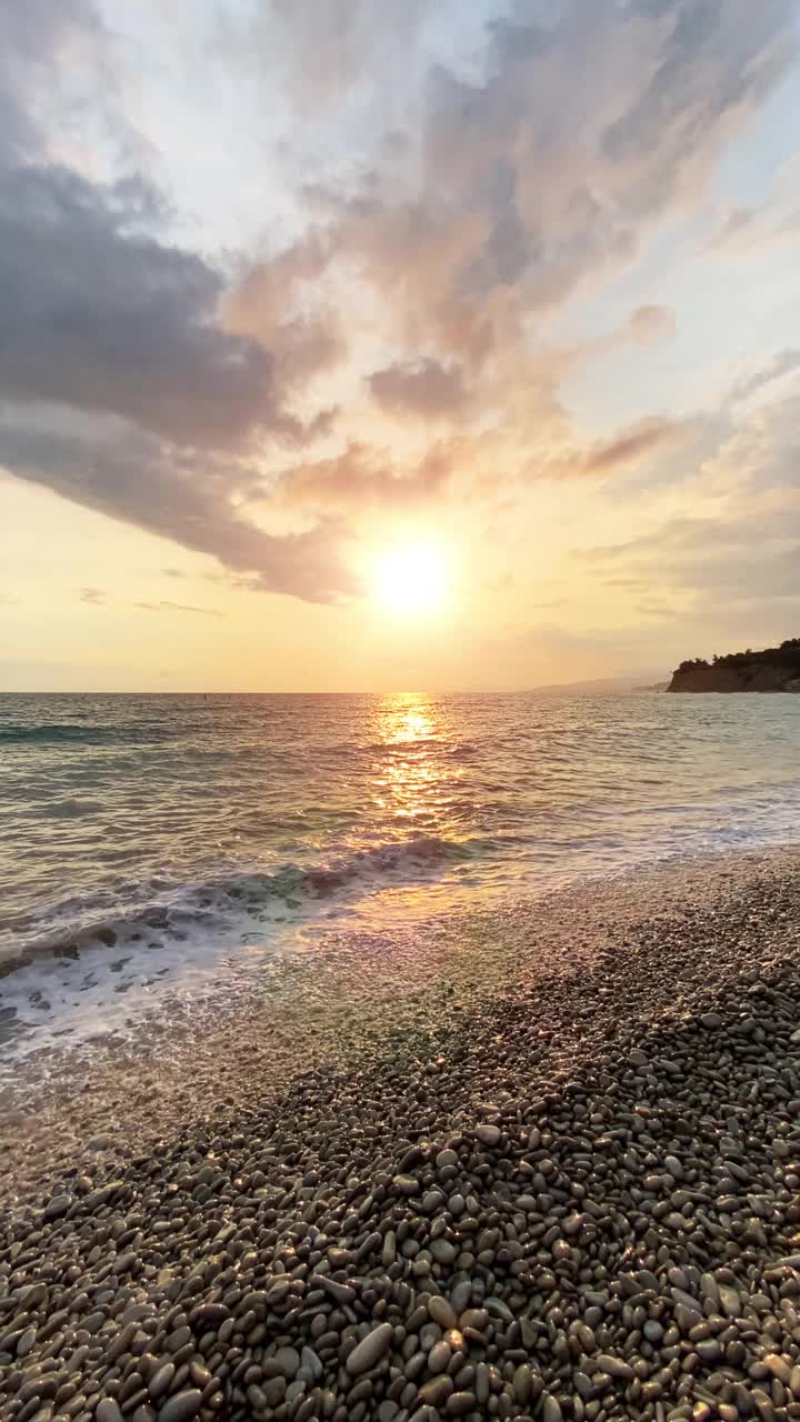 壮丽的海上日落视频素材