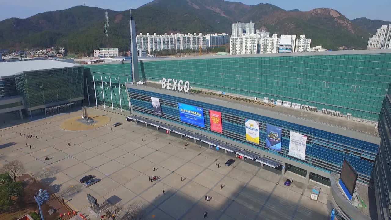 釜山会展中心(BEXCO)景观/韩国釜山水英区视频素材