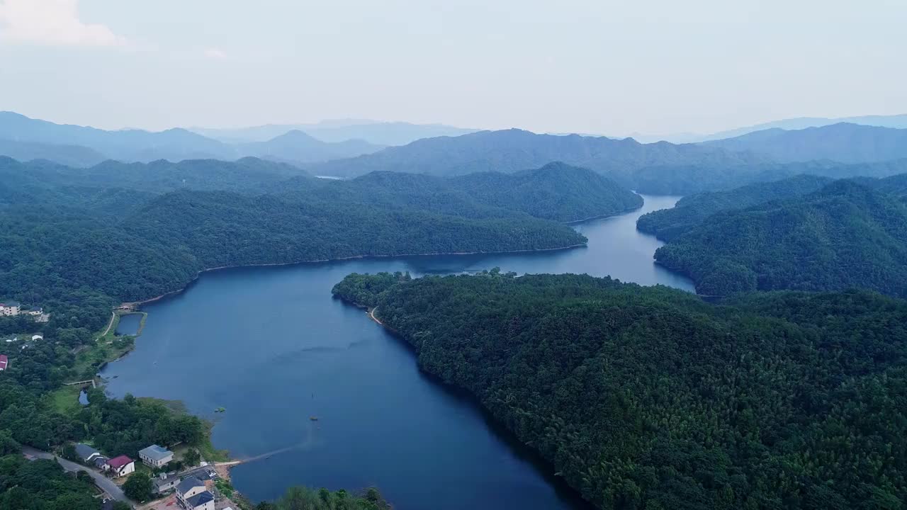 中国江西静安水库的风景视频素材