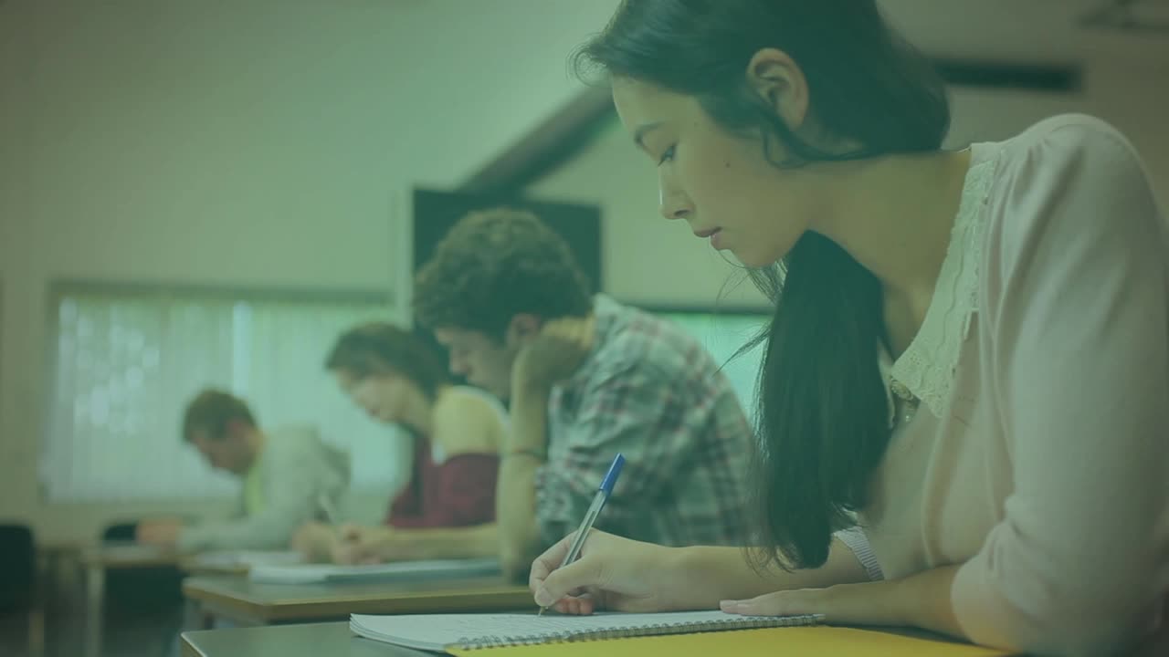 动画学校项目图标在学生在教室视频素材