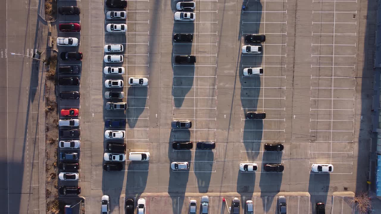 汽车交易停车场天线视频素材