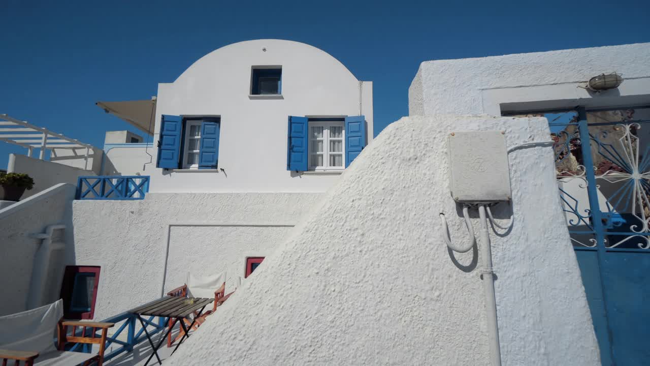 希腊圣托里尼的基克拉迪风格的传统房屋。视频素材