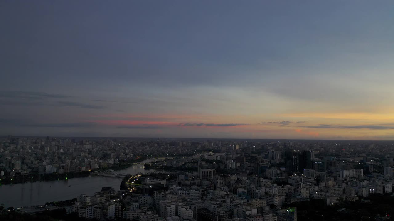 壮观的日落无人机视频的城市景观达卡，孟加拉国视频素材