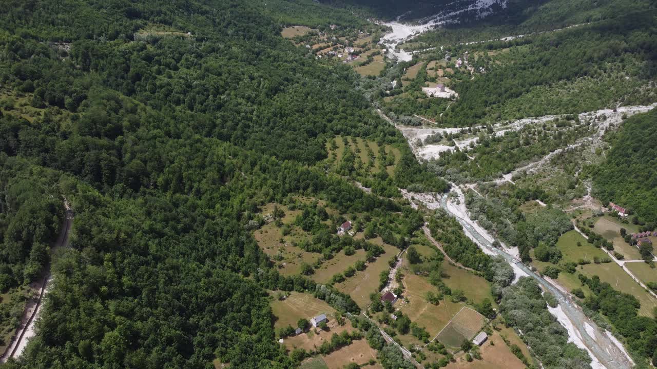 阿尔巴尼亚的阿尔卑斯山脉，美丽的山峰，国家公园视频素材