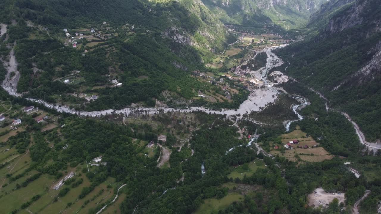 阿尔巴尼亚的阿尔卑斯山脉，美丽的山峰，国家公园视频素材