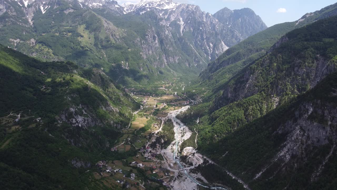 阿尔巴尼亚的阿尔卑斯山脉，美丽的山峰，国家公园视频素材