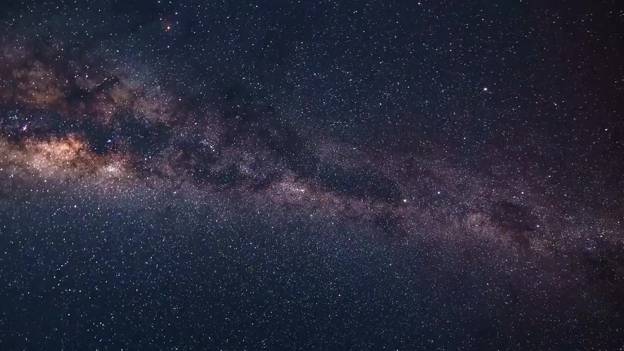 划过银河的流星雨视频素材