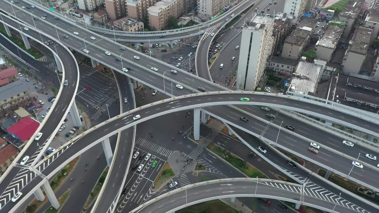 夜晚,城市立交桥视频素材