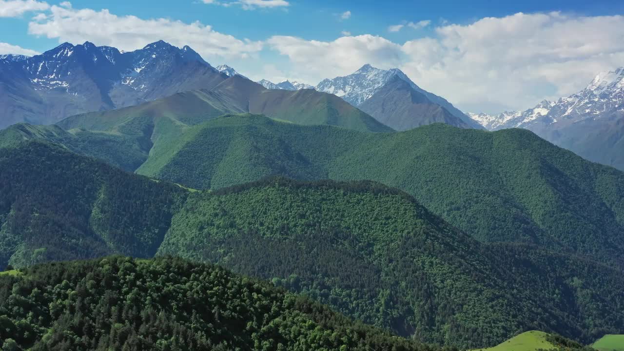 俯瞰高加索山脉视频素材