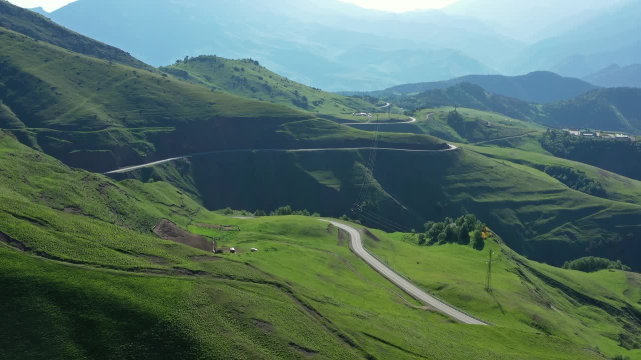 山路鸟瞰图视频素材