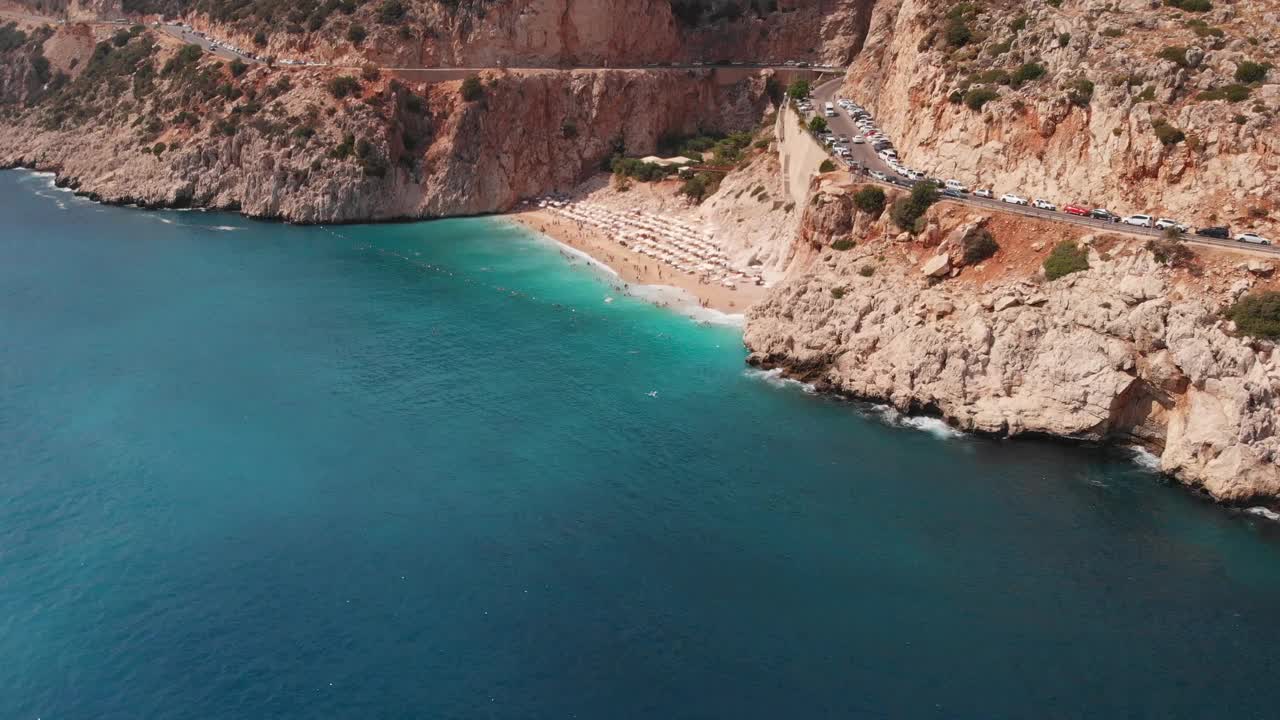 土耳其最美丽的海滩是卡普塔斯，海水碧绿。它位于地中海沿岸视频素材