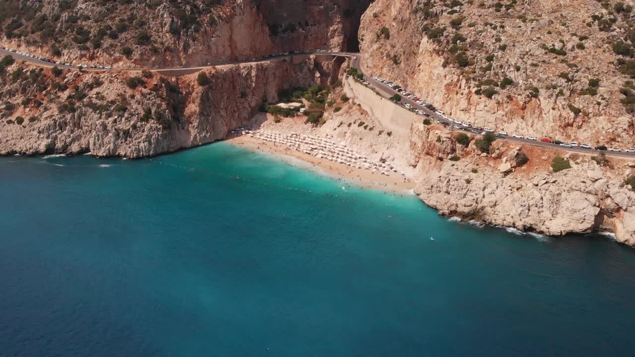 土耳其最美丽的海滩是卡普塔斯，海水碧绿。它位于地中海沿岸视频素材