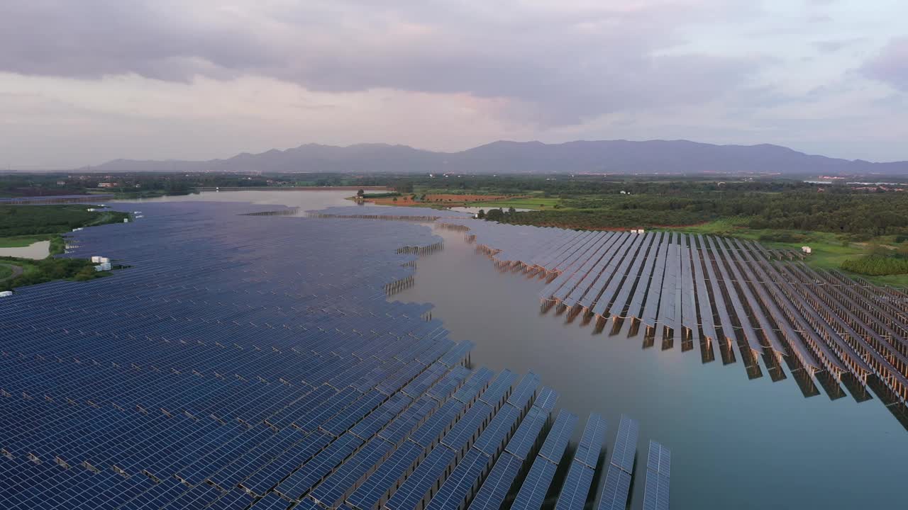 航空摄影太阳能发电厂视频素材