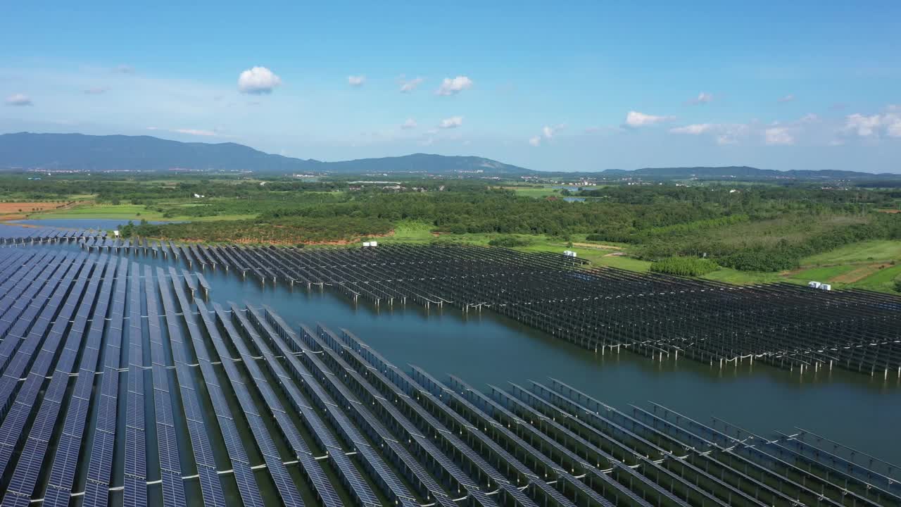 航空摄影太阳能发电厂视频素材