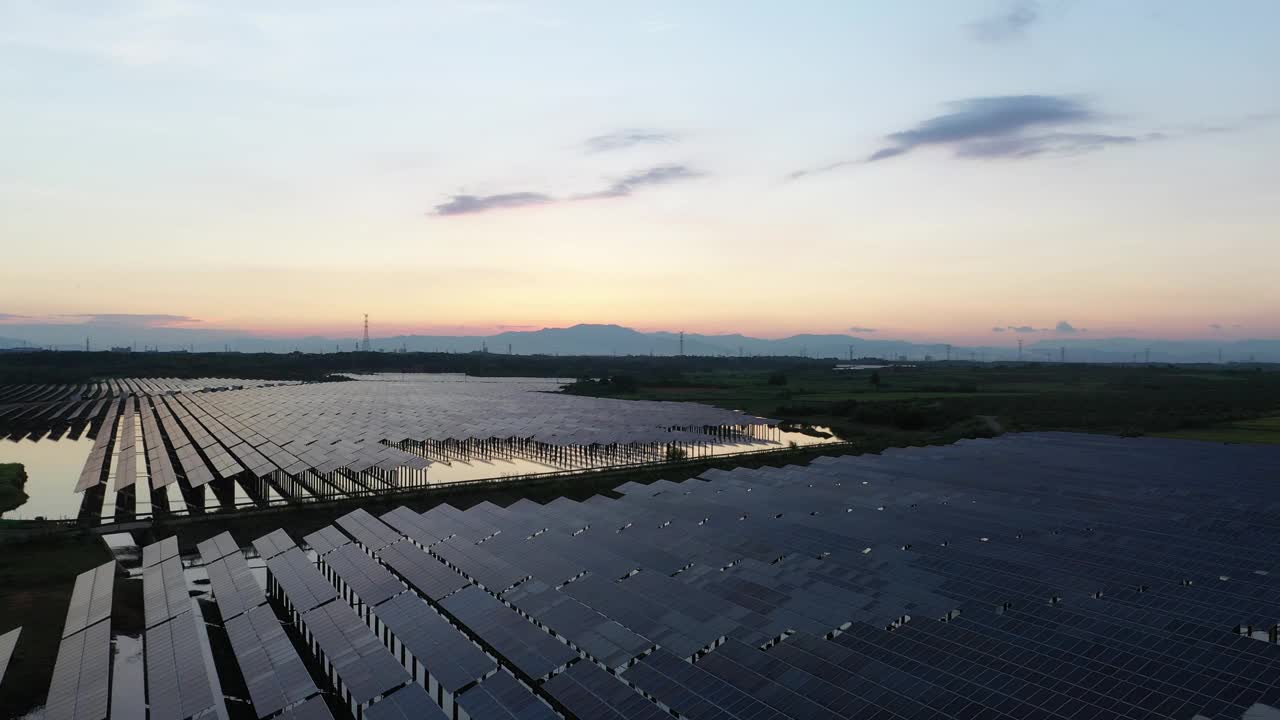 航空摄影太阳能发电厂视频素材