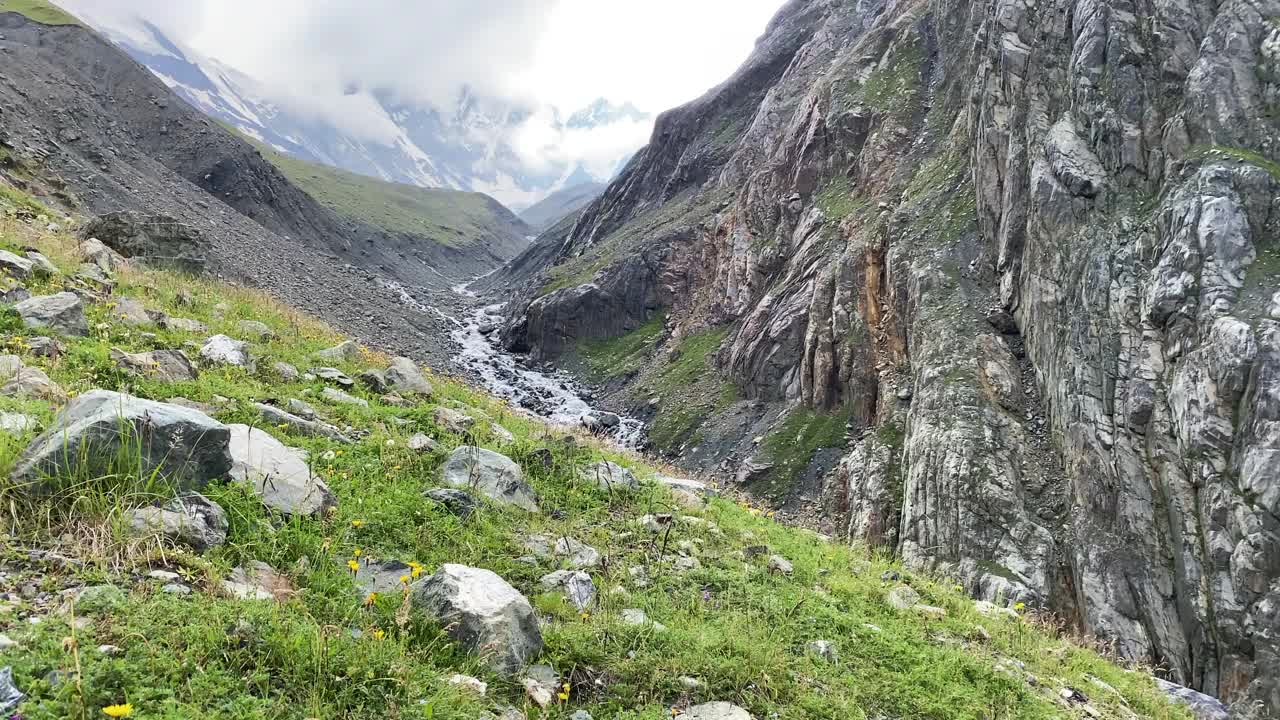 令人惊叹的高加索山脉全景视频素材