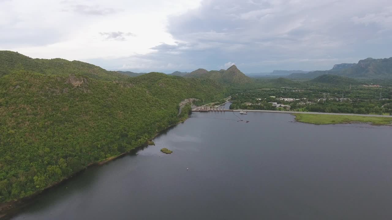 飞越水电站坝体水库视频素材