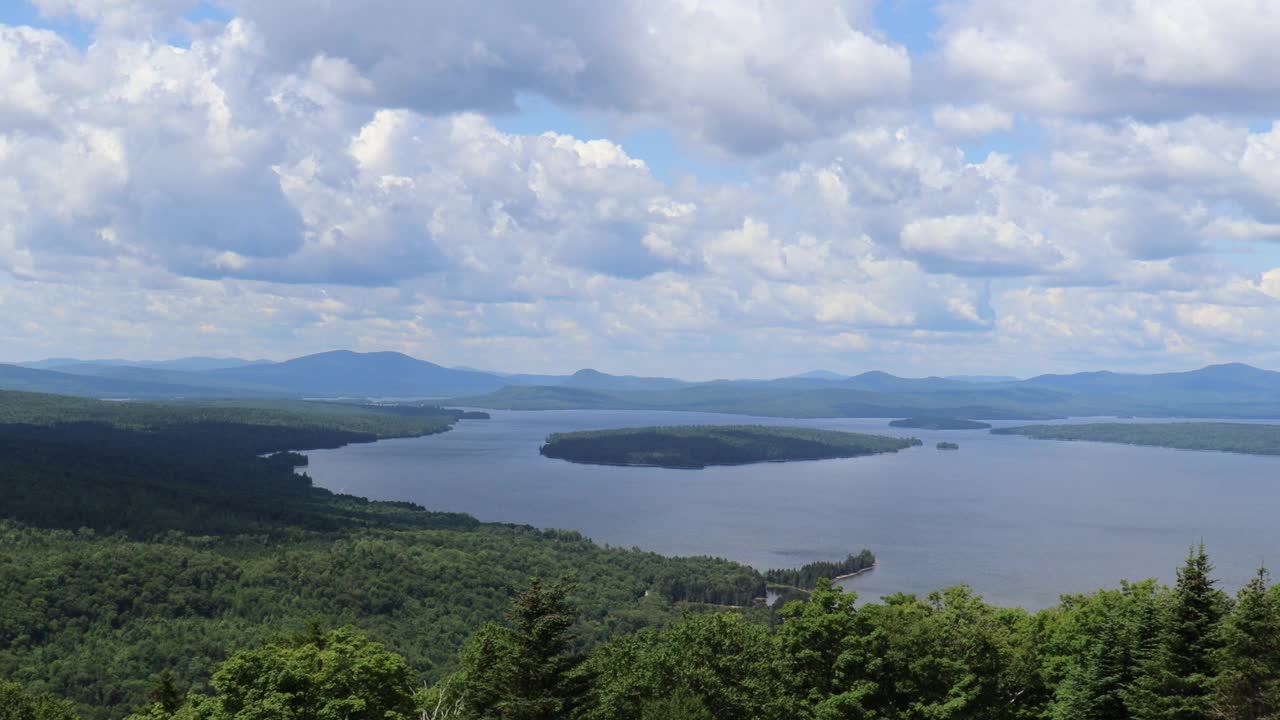 Mooselookmeguntic湖附近的Rangeley，美国缅因州的荒野地区视频素材