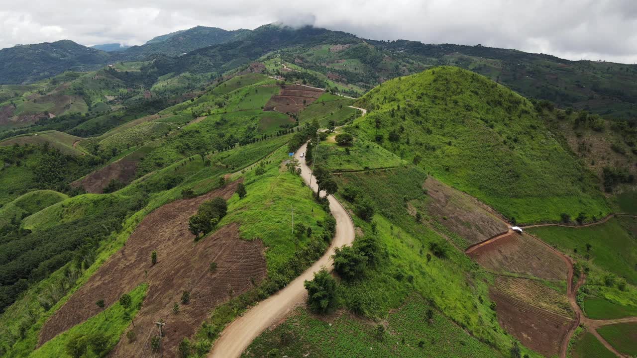 无人机在土昌清莱山公路之旅视频素材